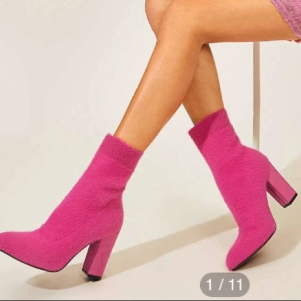 SHEIN Cuccoo Minimalist Chunky Heeled Fluffy Boots Hot Pink size 8.5